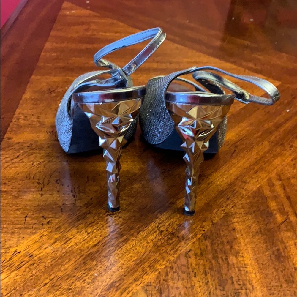 Used Silver Heels - Picture 3 of 4